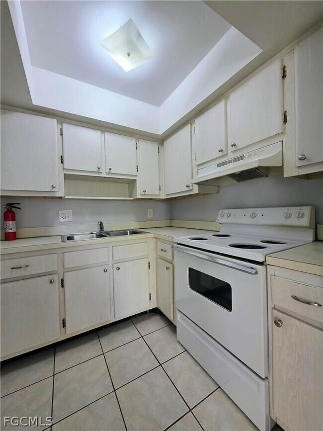 Building Photo - 1830 Maravilla Ave