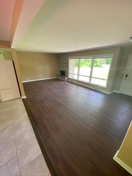 Primary Photo - 4152 Sawyer Rd