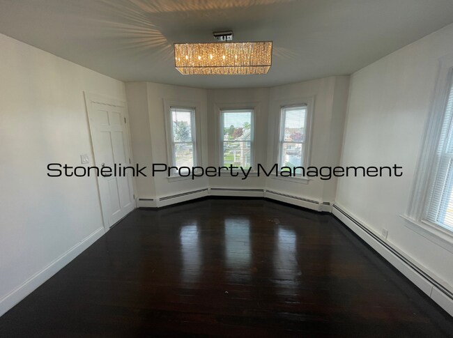 Building Photo - *524 Warren Avenue