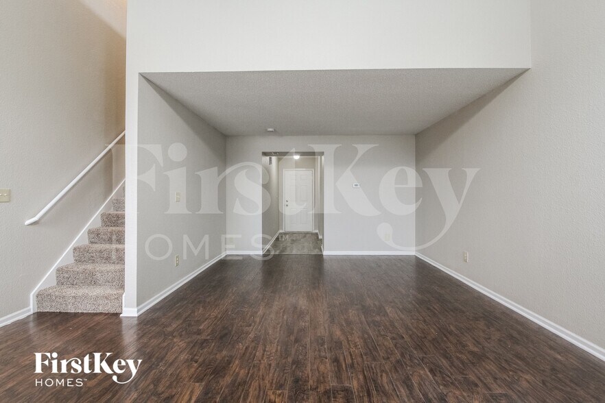 Building Photo - 8145 Maple Stream Ln