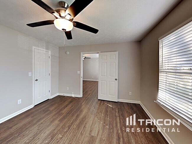 Building Photo - 603 Hounds Run