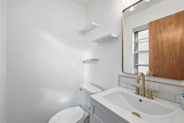 Building Photo - 402 Vicki St