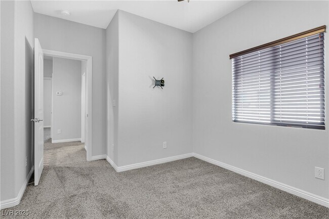 Building Photo - 9404 Sand Tiger Ave