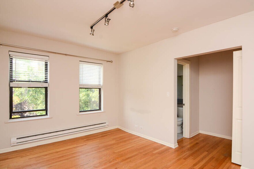 Building Photo - 2837 W Palmer St
