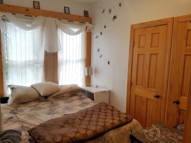 Building Photo - 329 N Preston St