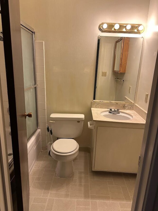 Building Photo - 1908 El Paso Ave