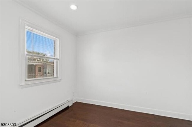 Building Photo - 89 Ferry St