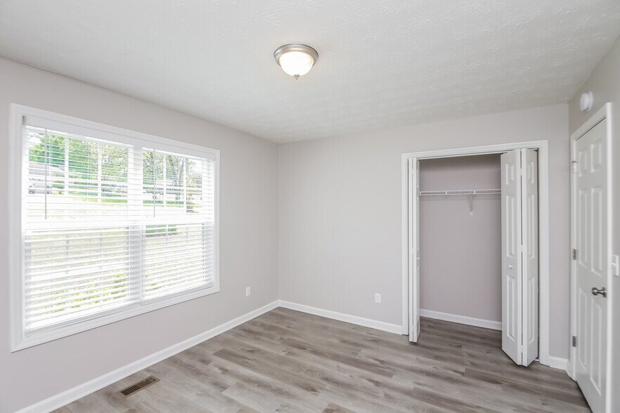 Building Photo - 909 N Lassetter Cir
