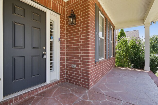 Building Photo - 5036 Winslow Dr