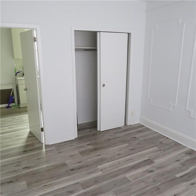 Building Photo - 434 Ave Y