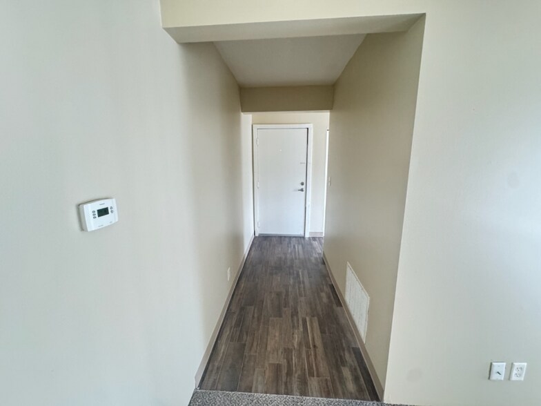 Building Photo - 7311 Buckingham Dr