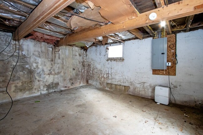 Building Photo - Two bedroom, single-family home