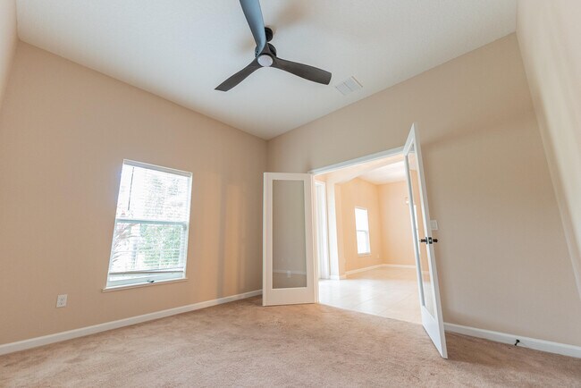 Building Photo - 3651 SW Dellamano St