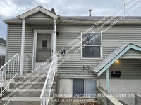 Building Photo - 2-Bedroom Upstairs Duplex with Off Street ...