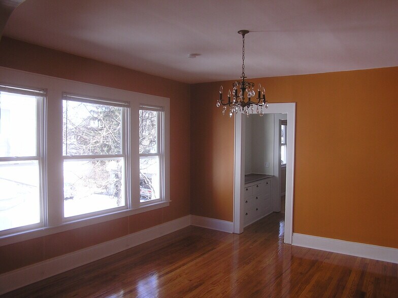 Building Photo - 1033 Westcott St