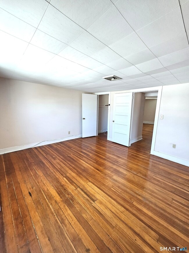 Building Photo - 37 Bloomfield Ave