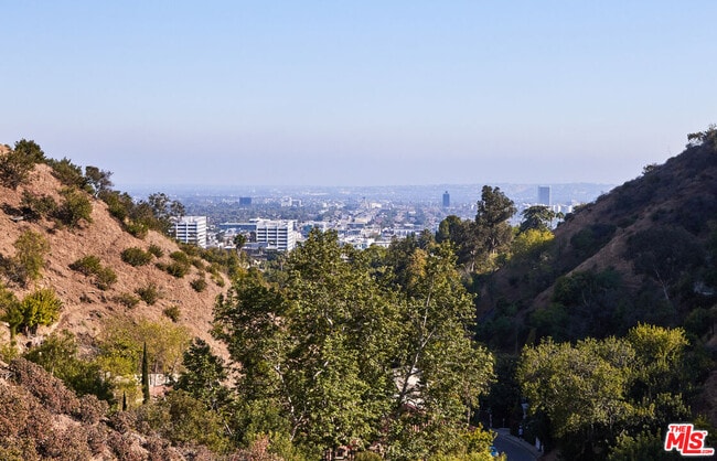 Building Photo - 2200 Outpost Dr