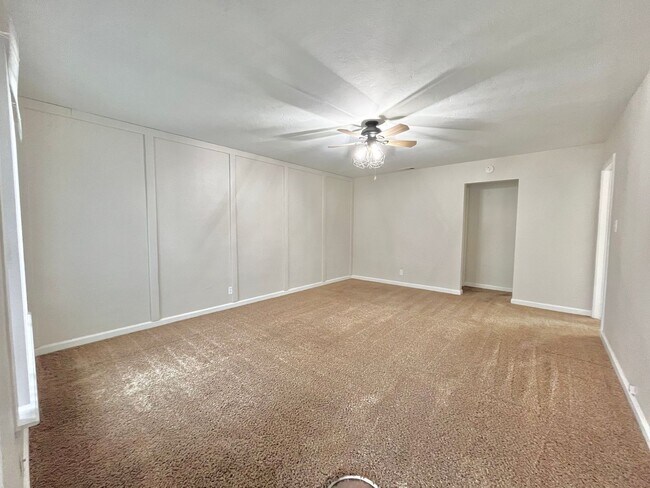 Building Photo - 1803-1805 Madrone Avenue