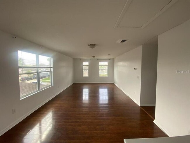 Building Photo - 10752 Clover Walk Dr