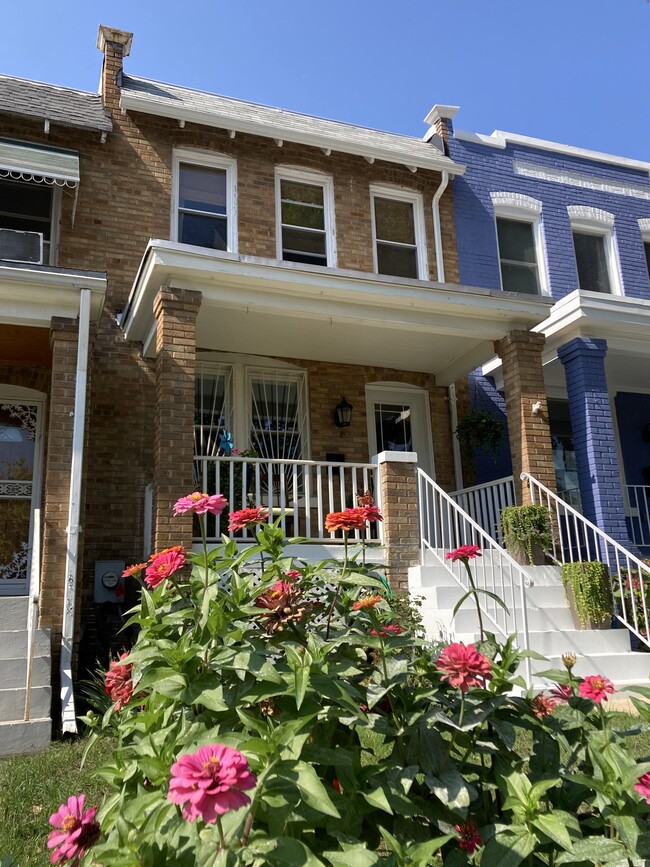 Welcome home to your flower filled front yard on a friendly street in Kingman Park! mile from the Stadium Armory metro, only 2 miles from the U.S. Capitol, and a quick walk to Kingman Island, The Fields at RFK, the DC Streetcar. Hop on your bike and be on the Anacostia River Trail in minutes! - 526 24th St NE