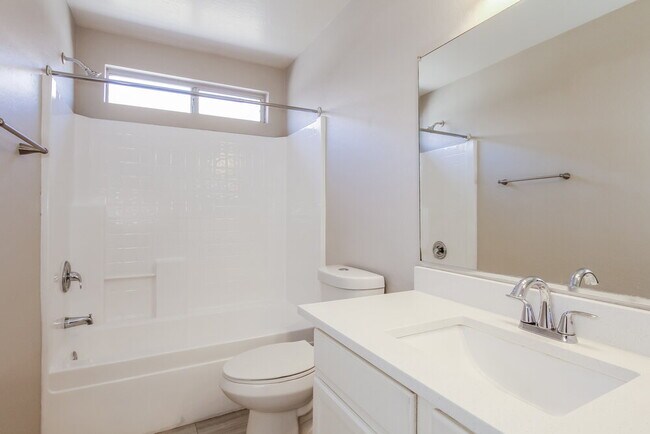 Building Photo - 11638 W Carol Ave