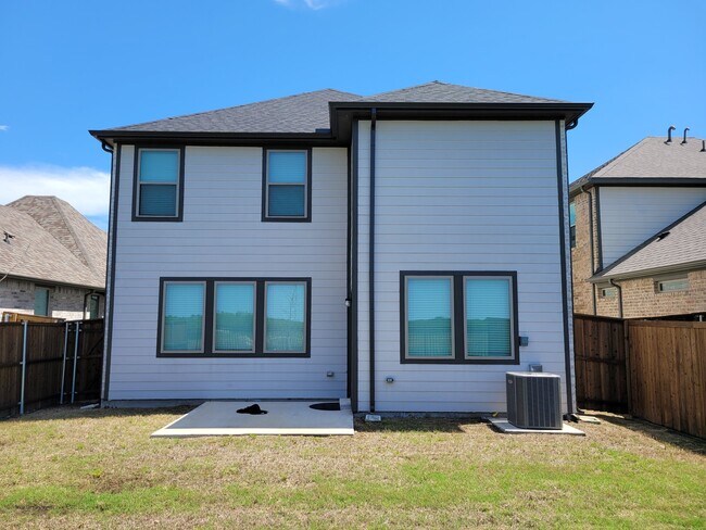 Building Photo - 2401 Green River Rd