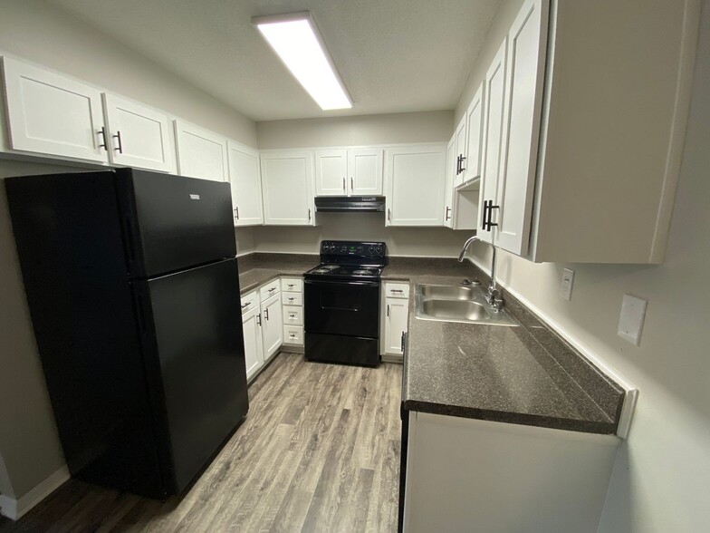 Interior Photo - Landmark Woods Apartment Homes