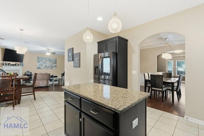 Building Photo - 1311 Hill View Cir