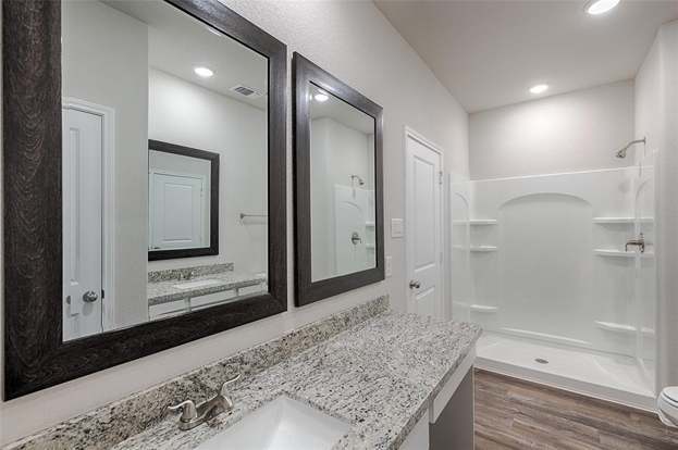 Building Photo - 405 Mohawk Dr