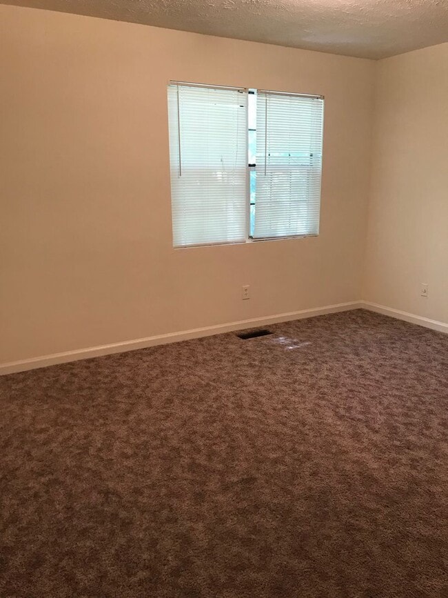 Building Photo - 1945 Padgett Dr