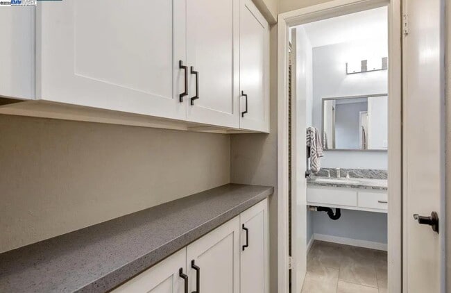 Building Photo - 1133 San Ramon Valley Blvd