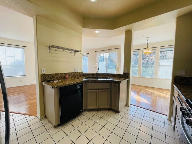 Building Photo - 596 Shoal Cir