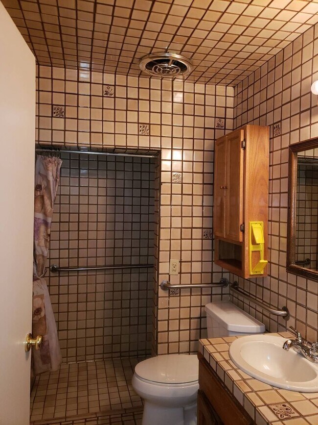 Building Photo - 5 Bed, 3 Bath La Mesa Home with SOLAR!