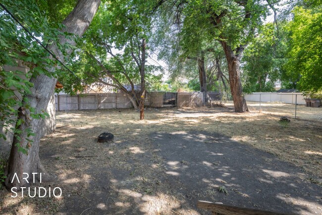 Building Photo - Charming Updated Home in SLC