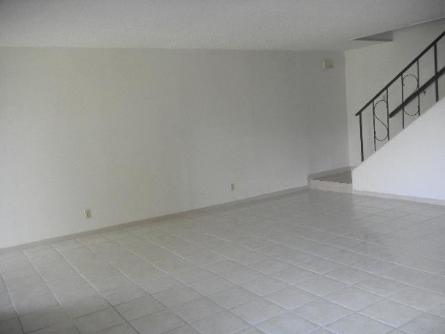 Building Photo - 100 Royal Way Dr