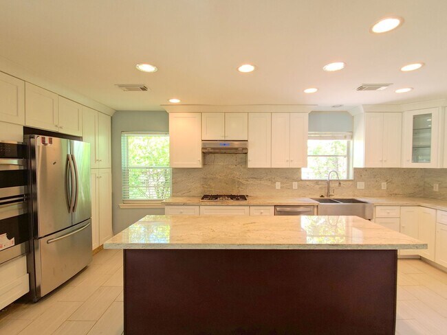 Building Photo - 139 Haversham Dr