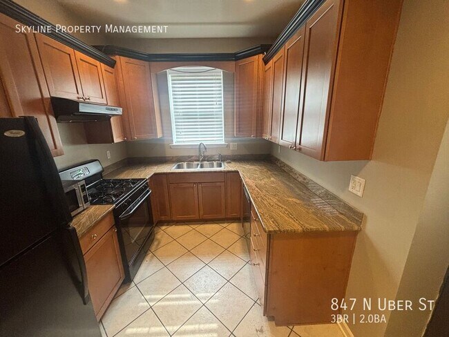 Building Photo - 847 N Uber St