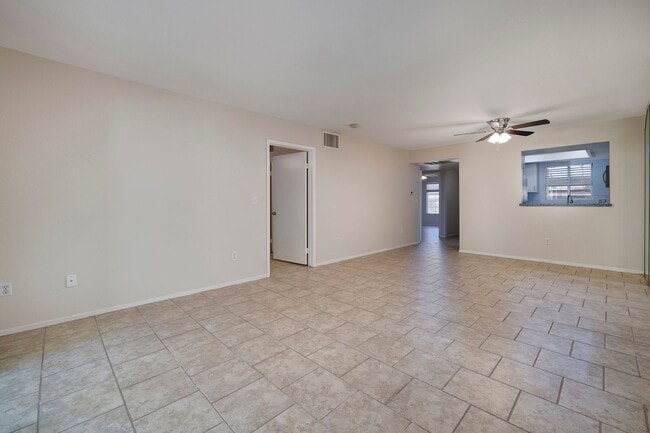Building Photo - Gated First Floow Summerlin Condo - 2 Bedr...
