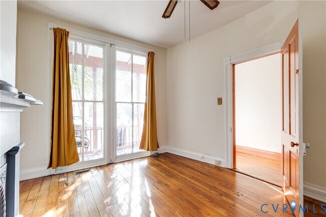 Building Photo - 430 S Pine St