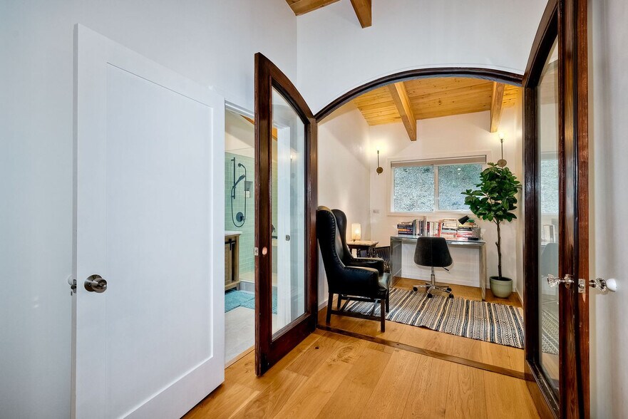 Building Photo - 3046 Skycrest Dr