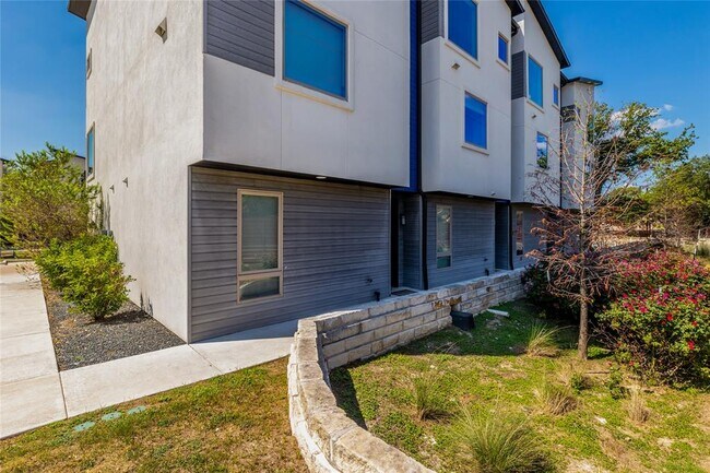 Building Photo - 1417 Kramer Ln