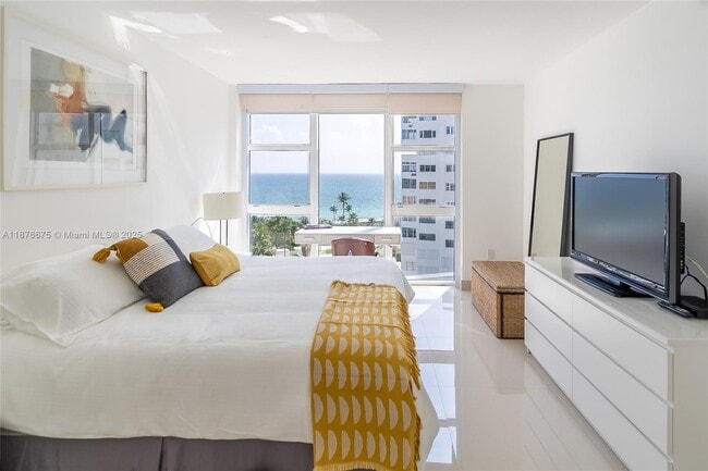 Building Photo - 10275 Collins Ave