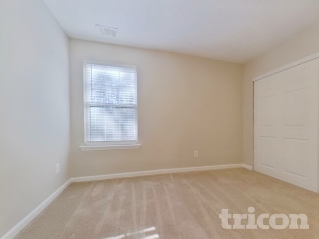 Building Photo - 225 Silver Fox Trail