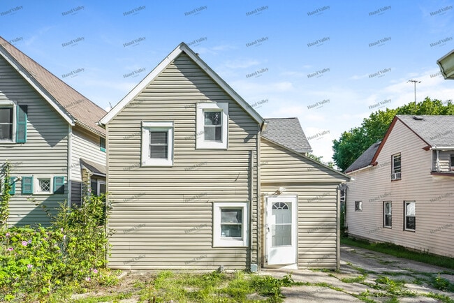 Building Photo - 7905 Berry Ave