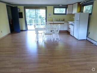 Building Photo - 20 Willow Crest Dr
