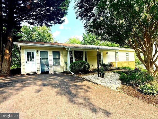 Building Photo - 8487 Inspiration Ave