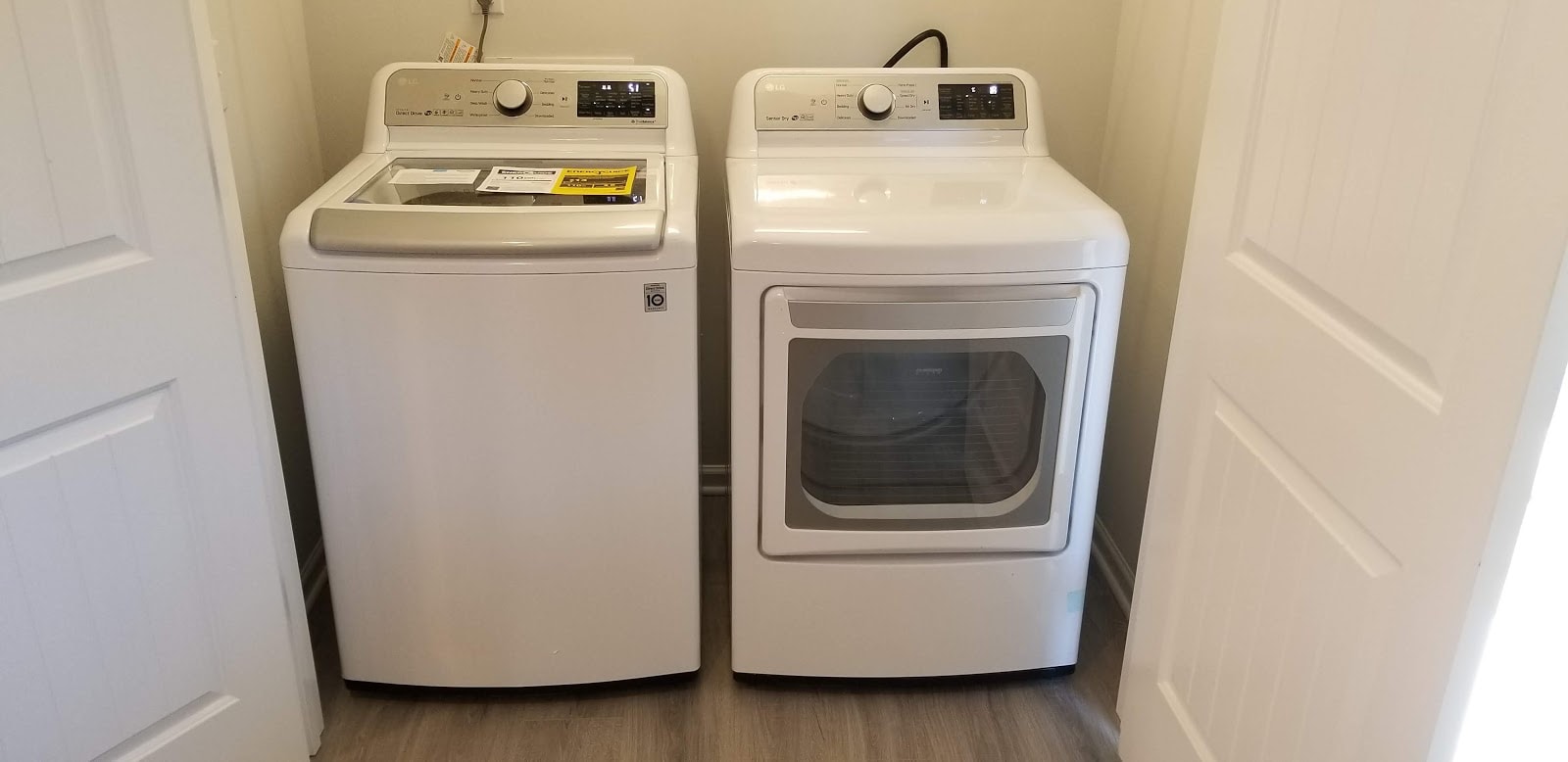 Building Photo - Room in Townhome on Switch St