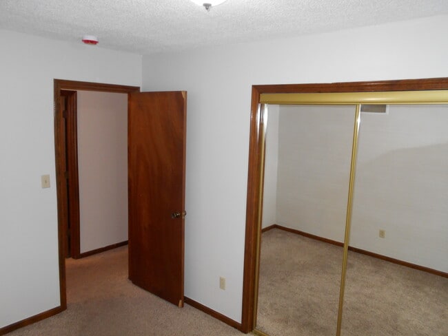 Building Photo - Independence Duplex