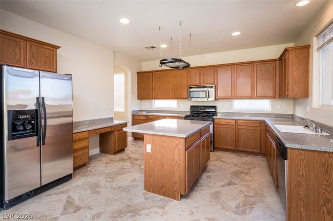 Building Photo - 5242 Spring Canyon St