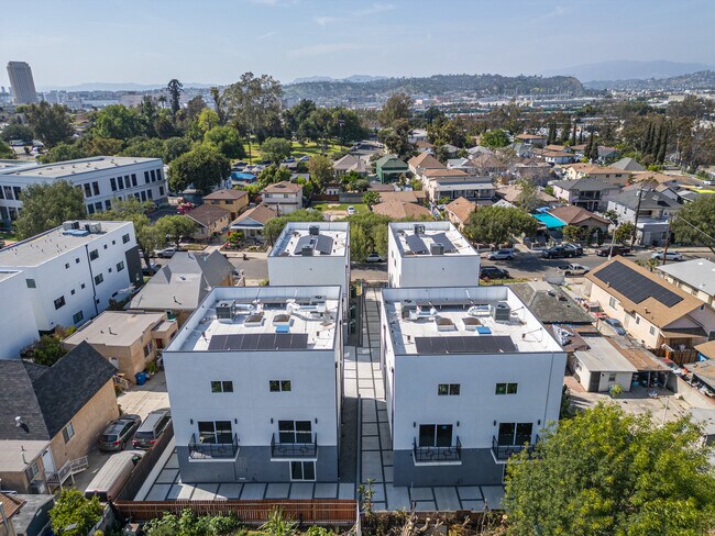 Building Photo - 644 N Boyle Ave